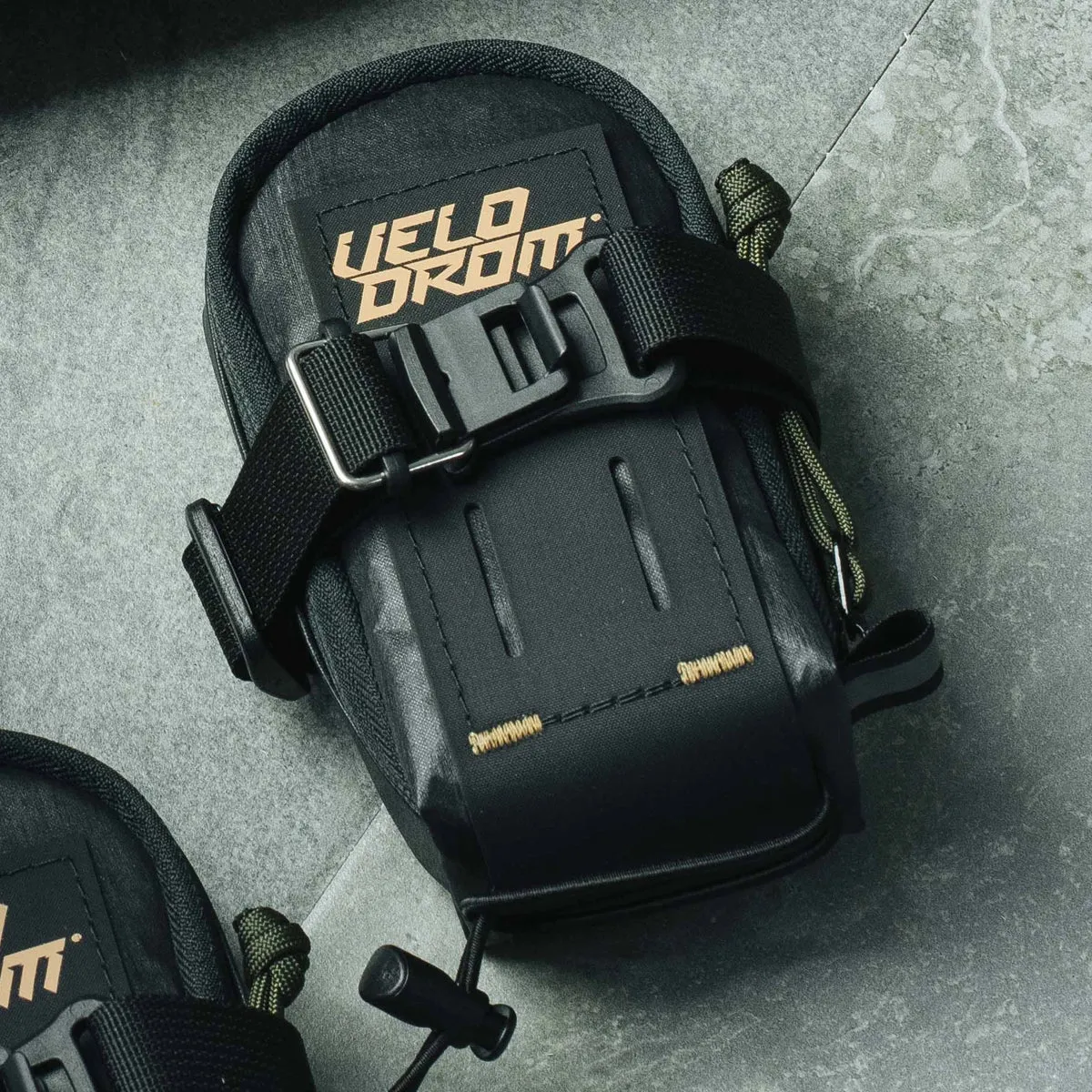 Velodrom VCC VELODROM RaceDay by Cordel Fahrradsattel Tasche, Heavy graphic schwarz Velodrom VCC VELODROM RaceDay by Cordel Fahrradsattel Tasche, Heavy graphic schwarz