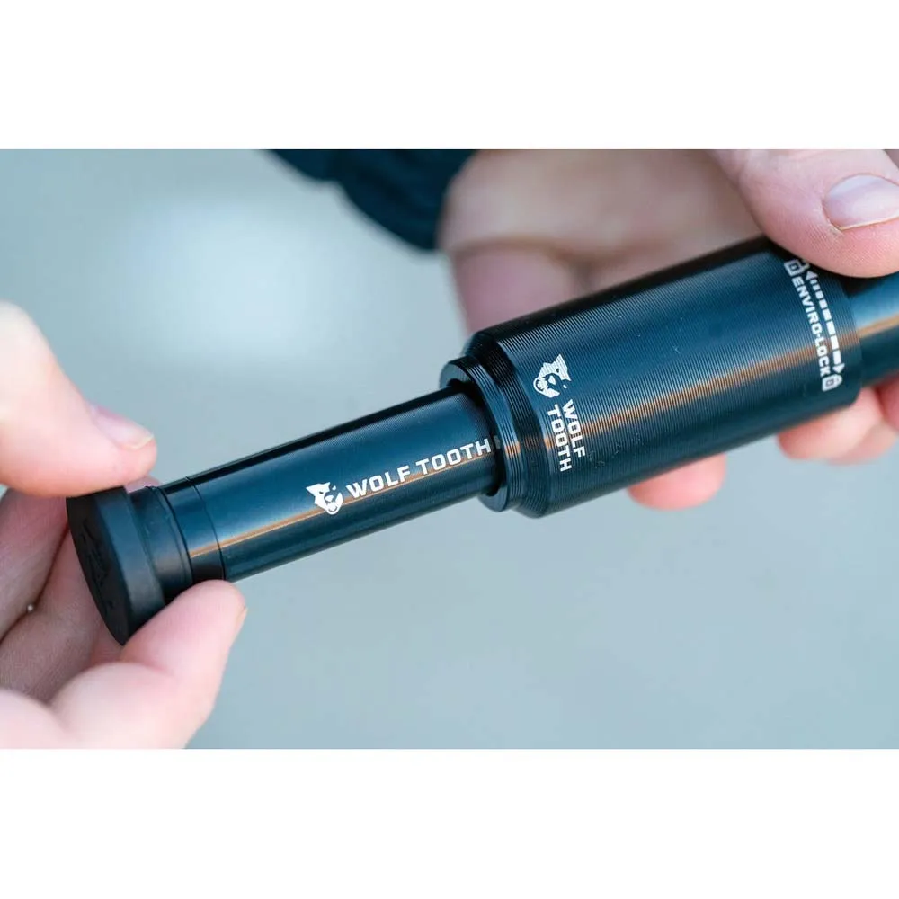 Wolf Tooth Encase 30cc Tubeless Tool Mini-pumpe, Black, One Size Wolf Tooth Encase 30cc Tubeless Tool Mini-pumpe, Black, One Size